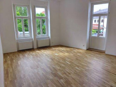 Erstbezug: Sonniger 3 ZIMMER-Altbau, Balkon, neue Einbauküche, neue Sanitäranlagen, nähe KF-Uni!
