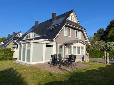 Traumhaft gelegene Doppelhaushälfte Endgrundstück in Zingst, mit Gartenhäusern
