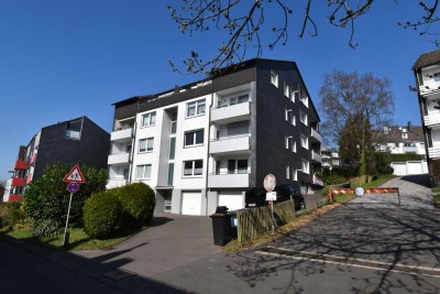 Gemütliche 2 Zimmer Wohnung mit Balkon Weitblick inklusive ! Frei ab 1.6.2025 !
