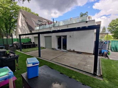 Stilvolle Gartenwohnung mit privatem Eingang + PKW-Stellplatz (Haus in Haus-Charakter)