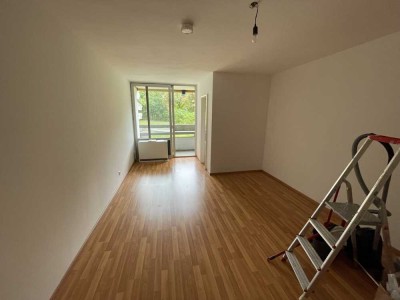 1-Zimmer Wohnung mit Einbauküche und Balkon