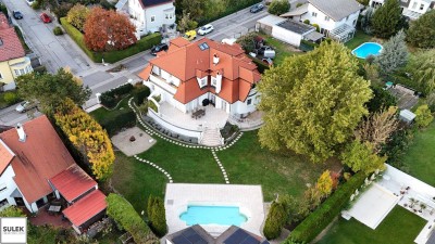 Traumhafte Villa mit historischem Flair, großem Garten, Pool, Sauna &amp; und vielem mehr!
