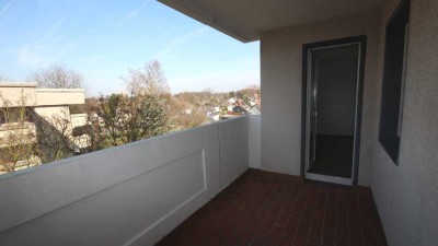 PROVISIONSFREI - TOPsanierte 3-Zi-Wohnung, Duckterather Busch 17, drei Gehminuten zur S-Bahn