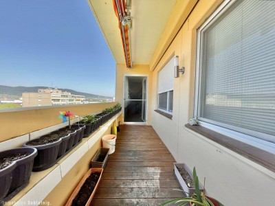 SONNENLOGGIA &amp; FERNSICHT! Gepflegte Wohnung in ruhiger Lage!