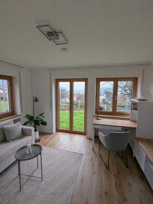 Möblierte 2,5-Zimmer Wohnung in Stuttgart-Hedelfingen mit eigenem Gartenanteil & Aussichtslage