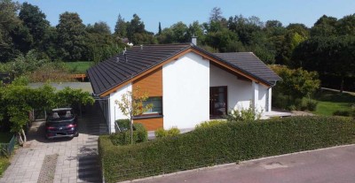 Eleganter Bungalow mit großzügigem Garten
