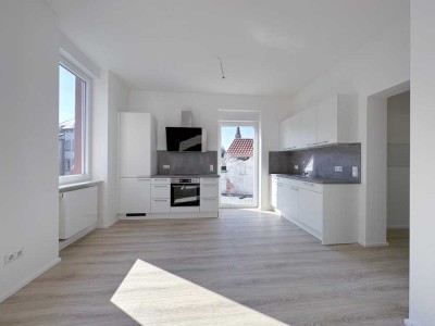 Tolle Stadtwohnung mit Balkon und Stellplatz in frisch saniertem Altbau