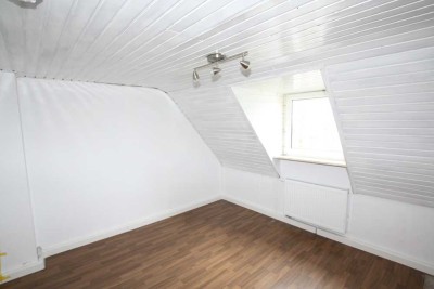 Schöne 2-Zi-Single-DG-Whg in Duissern, 4.OG!