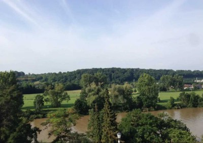 Dachgeschosswohnung mit Sonnenterrasse und Weitblick