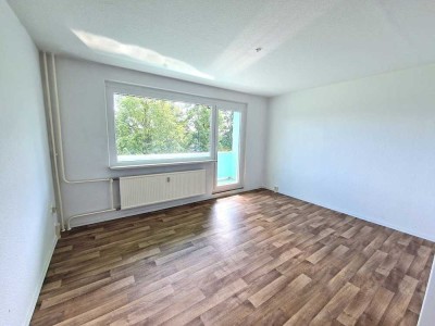 Überzeugende Grundrissänderung - Wohnküche, Sonnenbalkon, Hauswirtschaftsraum - 1. Obergeschoss