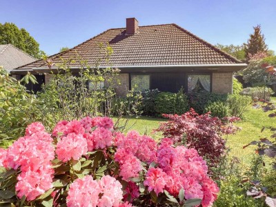 Großes Einfamilienhaus mit Wintergärten am Waldrand von Felde