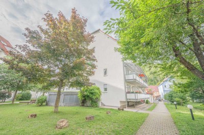 Exklusive 2-Zimmer-Maisonette-Wohnung mit Balkon und EBK in Bad Urach