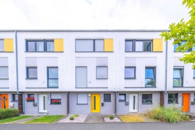 ***Schön sonniges*** 4-Zi. RMH mit EBK, Dachterrasse, Garten und Carport
