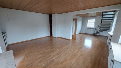** schöne Maisonettewohnung mit Dachterrasse **