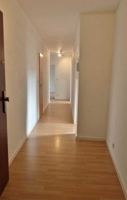 Helle 4-Zimmer Wohnung mit Balkon in der Koblenzer Altstadt