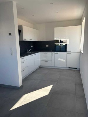 Freundliche 3,5-Zimmer-Wohnung mit Balkon und EBK in Celle