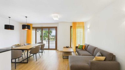 PALASTWOHNSITZ AM LOUSBERG: Nizzaallee Leben der Extraklasse!