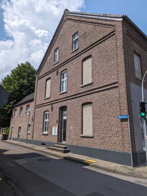 3-Zimmer-Erdgeschosswohnung kleiner Terrasse