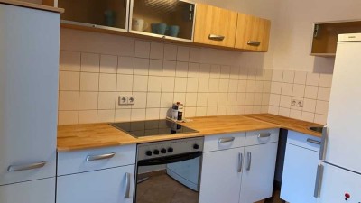 EBK vom Vormieter 100,- / großes Bad mit Fenster  ! frei ab 1.9.25