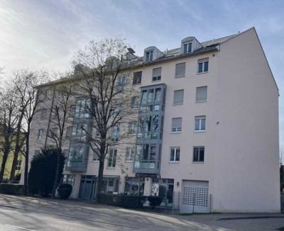 Brück Immobilien - Attraktive, vermietete 2-Zi.-Eigentumswohnung mit Balkon