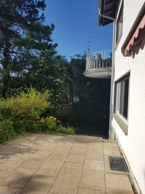 RESERVIERT Charmantes Einfamilienhaus mit großem Garten und Skylineblick  in Hofheim am Rosenberg