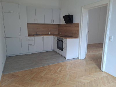 Urfahr Hauptstraße! Schöne 2 Zimmer-Wohnung mit Küche ohne Ablöse !