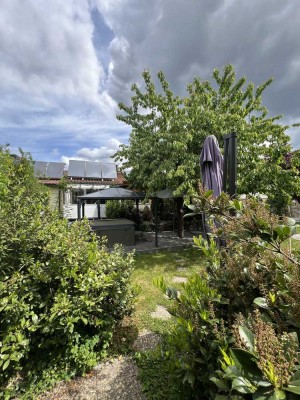 Haus mit viel Platz und großem Garten in Laaber