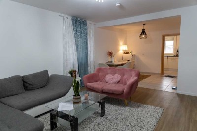 Gepflegte 2-Zimmer-Wohnung mit Balkon in Ottenhofen