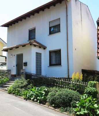 Bad König (Stadtteil), großzügiges Haus mit Garten und Potential zu verkaufen
