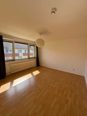 Top 2-Zi-Whg. mit Balkon und EBK