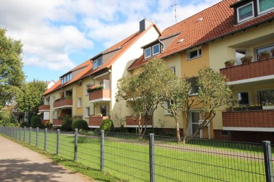 Lichtdurchflutet, frisch renoviert und mit Balkon.... sofort zum Einzug bereit