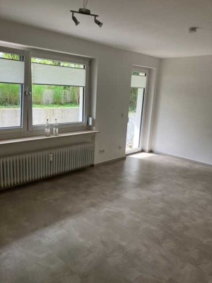 � Gemütliche Souterrain-Wohnung mit Terrasse & Einbauküche in Bensheim-Auerbach – 43 m² ab 01.08.25