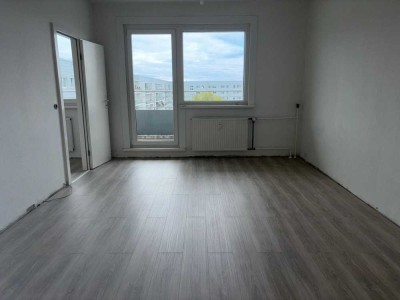 Singlewohnung im Dachgeschoss mit Balkon!