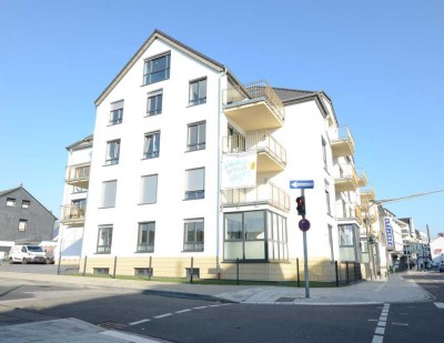 Neuwertige 3 Zi. Wohnung * ca. 73,44 m² Wfl. * Wannenbad * G-WC * Balkon in Südlage * Einbauküche