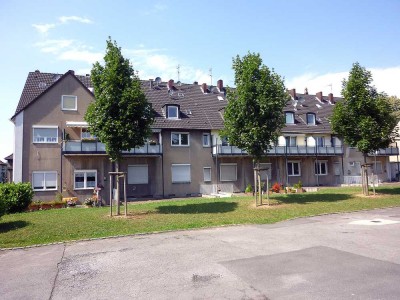 Geräumige 2 Zi K/D/B mit Terrasse