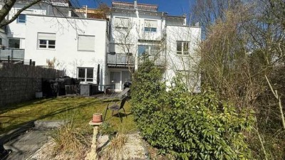 Großzügige 6 Zimmer Maisonette-Wohnung mit Süd-West Garten und Balkon