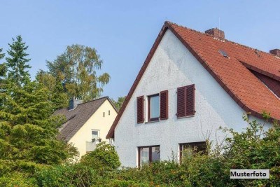 Einfamilienhaus mit Werkstatt