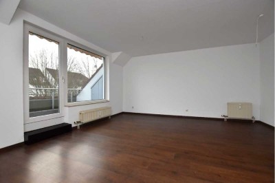 Fallersleben: Helle 3-Zimmer-Dachgeschosswohnung mit Balkon und Einbauküche zu verkaufen!