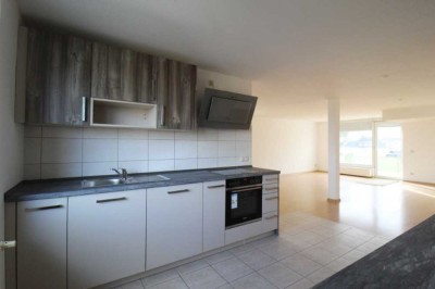 ***   3-Raumwohnung mit Balkon und neuer EBK   ***