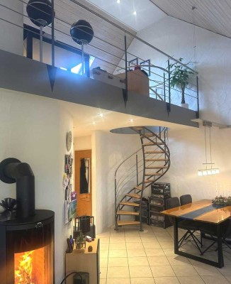 KILIAN IMMOBILIEN! EXKLUSIVE 3 ZI. GALERIE-ETW MIT 95 M² IN BERNLOHE - ROTH!  GARTEN * EBK * FBH