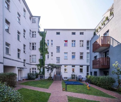 Altbau-Investment: Vermietete 2-Zimmer-Wohnung in Neukölln