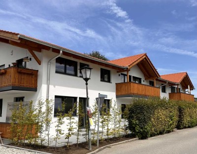 Direkt vom EIGENTÜMER ! Du suchst eine coole 3-Zimmer-Wohnung Bergblick-Erstbezug nähe zum Chiemsee