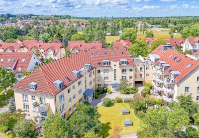 Sehr attraktive & neu sanierte 2-RW * hochwertig möbliert * neue EBK * TG * Balkon ins Grüne * TOP