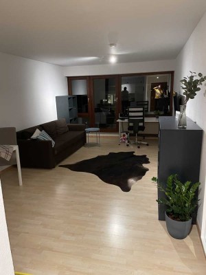 Ruhige, helle 1-Zimmer-Wohnung mit Balkon und Einbauküche in Stuttgart Nähe SI-Zentrum
