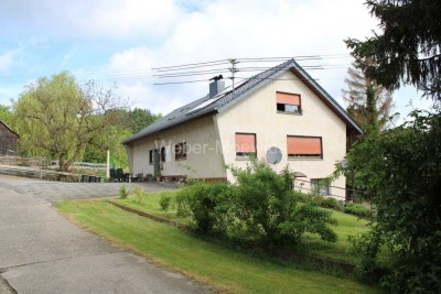 Ausbaufähiger Bauernhof mit Stallungen in wunderschöner Naturlage