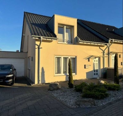 Modernes Einfamilienhaus in ruhiger, zentraler Lage in Wassenberg-Oberstadt (nahe Naturpark)