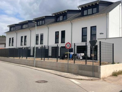 5 Zimmer Reihenhaus mit gehobener Innenausstattung in Monsheim/Kriegsheim 2 Mittelhäuser noch Übrig