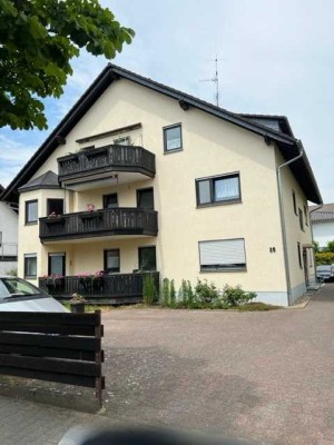 Gemütliche 2-Zimmer-Wohnung im EG mit Balkon in gepflegter Wohnanlage von Griesheim