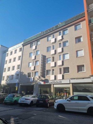 Helle 1-Zimmer Wohnung mit Balkon im 5. OG in Köln Mülheim