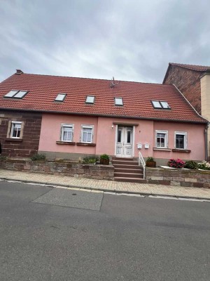 Schöne 4,5-Zimmer-Wohnung mit Balkon in Nebra